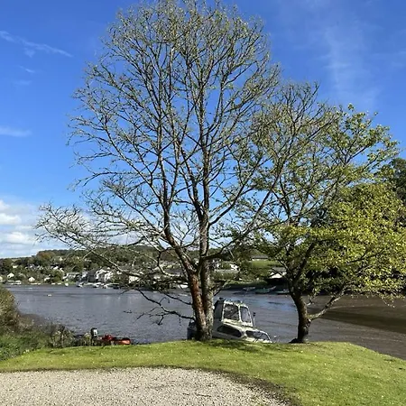 Inn The Ship Lerryn